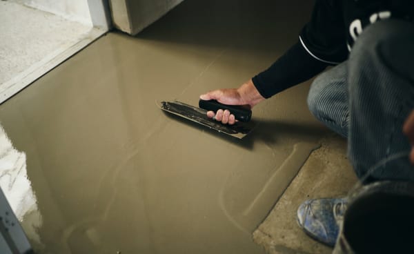 左官の技術を生かして、塗床もできる